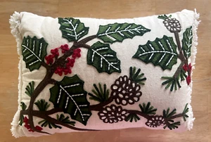 NWT TOTAL HOME Embroidered Applique Christmas Pillow Holly Berries - Picture 1 of 4