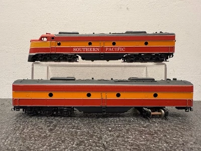 Balboa Brass HO Scale A701 & B721 SP Daylight EMD E-8 Diesel Loco & Pass Car - Image 1 of 4