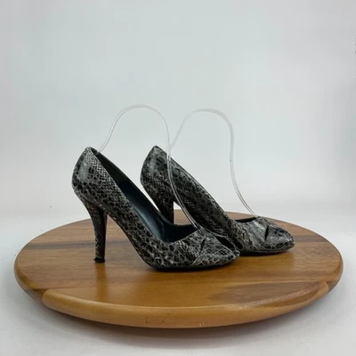 Женские кожаные туфли-лодочки Stuart Weitzman со змеиным принтом с открытым носком на каблуках размер 6 M - Изображение 1 из 4