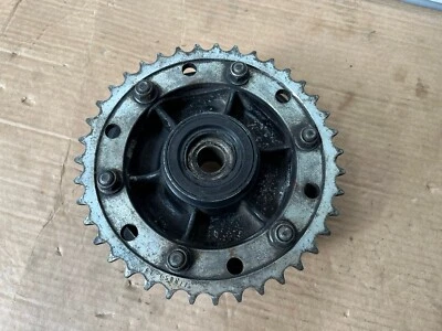 Piñón trasero y portador Yamaha Fj1200 de un modelo 1991 Foto 1 de 2