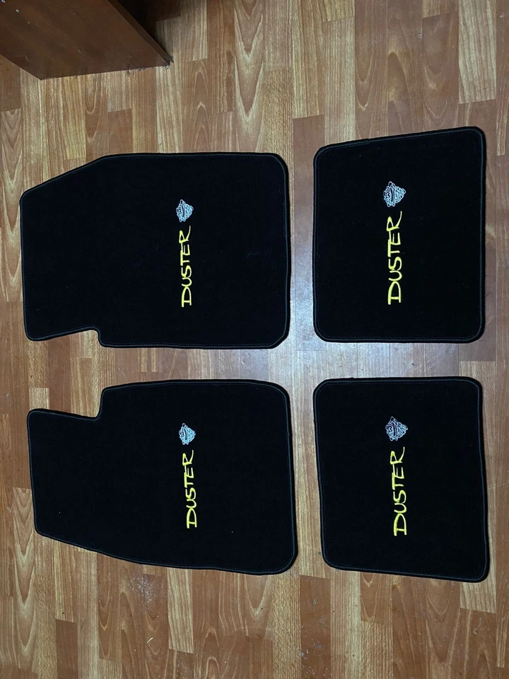 Juego de 4 alfombrillas negras para plumero plymouth 1970-76 Foto 1 de 4