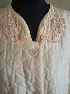 Sz Med Vtg Barbizon Butter Yellow Quilted Housecoat  Polyester Lined Pockets EUC - Picture 1 of 7