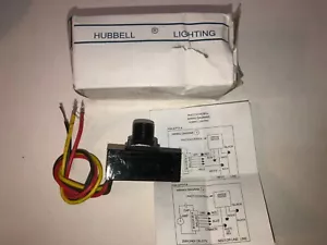 Hubbell Lighting PBT-234 Outdoor 1-1/2" x 4" x 3" Photo Control - Picture 1 of 3