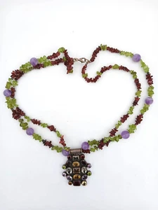 COLLANA CHIPS E CHICCHI GRANATE PERIDOTO AMETISTA CIONDOLO ARGENTO - PIETRE DURE - Bild 1 von 3