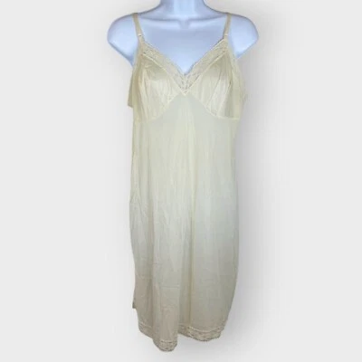 Vestido sin tirantes completo Vanity Fair de colección | 38 | Encaje de nailon marfil | Angel Whimsy Cottage Foto 1 de 4