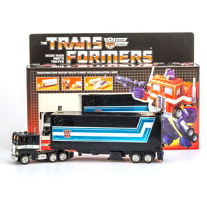 Transformer G1 Optimus prime Black reissue brand new Gift