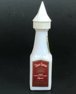 Cheri Suisse Miniature Liquor Bottle Swiss Chocolate Cherry Milk Glass Empty Vtg - Imagen 1 de 9
