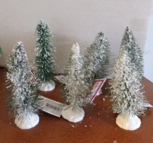"Hora de vacaciones ~ 6 CEPILLO DE BOTELLA NEVADO PUEBLO DE NAVIDAD 4" PINOS ~ NUEVO CON ETIQUETAS ~ Lote 2 - Imagen 1 de 3
