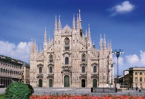 300 Piece Jigsaw Puzzle Aim to be a Puzzle Master World Scenery Milan Duomo - It - Picture 1 of 1