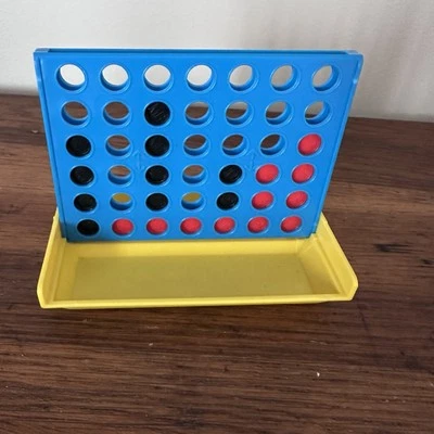 Mini Connect Four Travel Game 1981 Milton Bradley  - Image 1 of 4