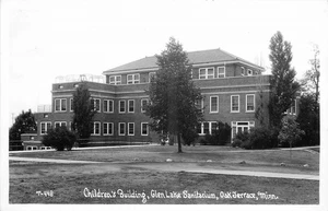 Postal de 1930 Oak Terrace Minnesota Glen Lake Sanatarium T-448 RPPC 25-10848 - Imagen 1 de 2