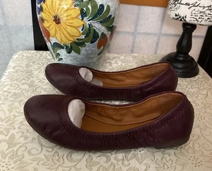 Lucky Brand NWOT Women 6.5 (Euro 37) Muted Wine Ballet Flats Tiny Heels - Picture 1 of 8