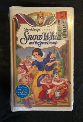  Walt Disney Masterpiece Collection.  SNOW WHITE. VHS tape. RARE 1524 Edition - Image 1 of 4