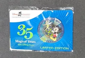 Disney World CHASE 35 AÑOS EDICIÓN LIMITADA CARTERO EXCLUSIVO PIN NUEVO EN PAQUETE - Imagen 1 de 2