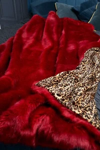 Weinrot Kunstfell mit Leopard Velboa Kunstfell - Hochwertiger Super Deluxe Überwurf - Bild 1 von 4