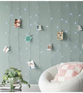 Lichtervorhang mit Clips - Room Essentials - LED Lichter für Zimmer oder Schlafsaal - Bild 1 von 3