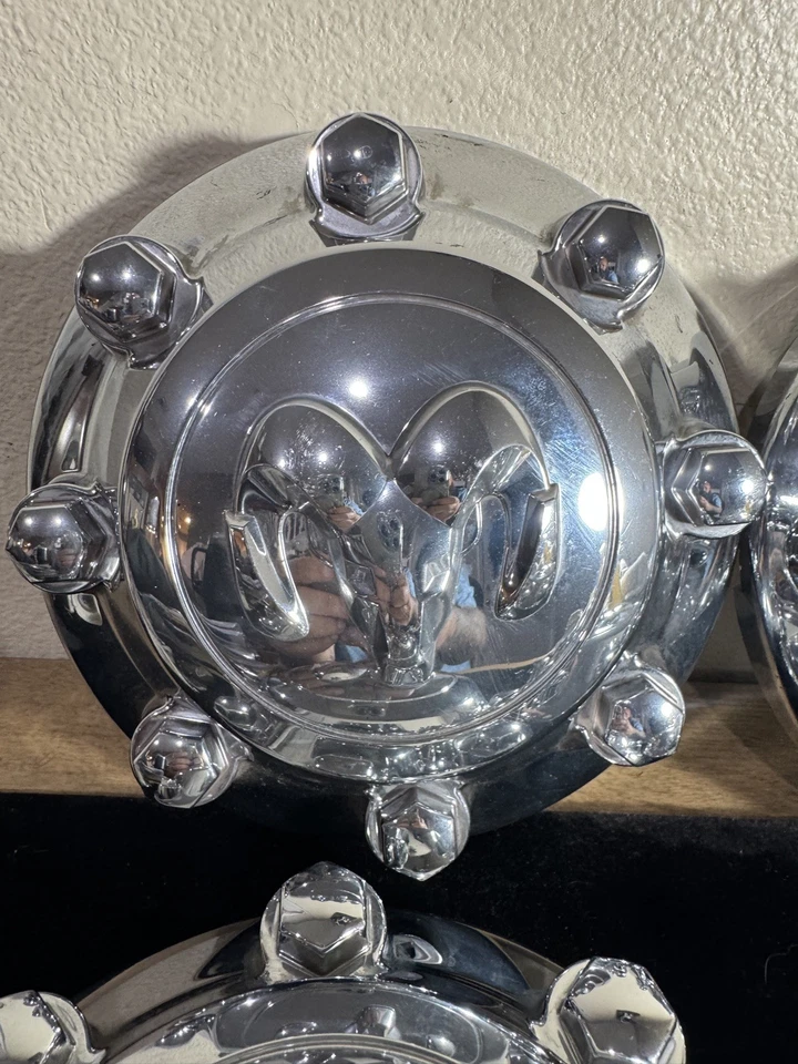 (1) OEM Dodge Ram 1500 2500 3500 Chrome Center Cap– 04726279AA 45043 Mopar - Image 1 of 4