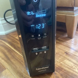 CyberPower PFC Sinewave 1500VA UPS 12-Outlets Black (CP1500PFCLCD) - Afbeelding 1 van 8
