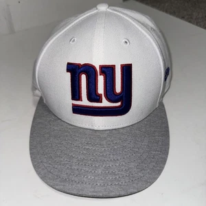 New York Giants Basic 9FIFTY eng anliegende Kappe weiß grau 73/4 gebraucht, in einwandfreiem Zustand - Bild 1 von 6