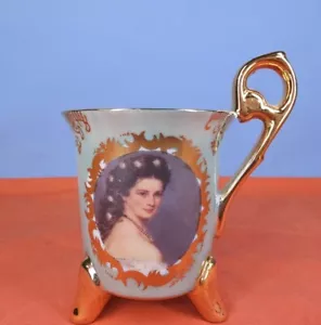 Retrato de dama pintado mini taza de té espresso victoriano vintage con mango dorado con patas - Imagen 1 de 12