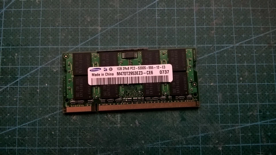 Samsung 1GB 2Rx8 PC2-5300s Laptop memory - Image 1 of 1