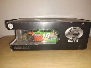 VHTF 2015 18 Kyle Busch M&M's Crispy Sonoma Win Elite 1:24 SIGNED by Joe Gibbs - Picture 1 of 3