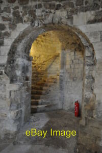 Foto 6x4 Orford Castle - Tür im Keller Die Tür im Keller o c2010