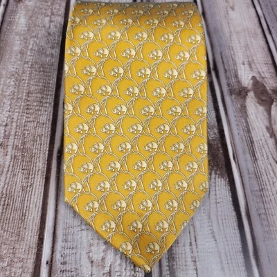 Gravata de pescoço dourada Beaufort 100% seda dourada estampa de videira de elefante - Imagem 1 de 4