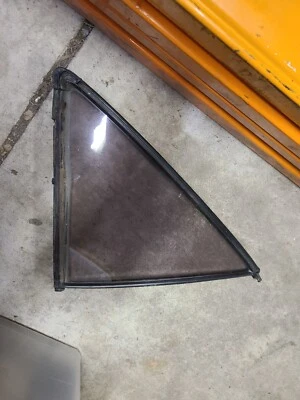 Mercedes Benz W201 190E 180E Left Side Rear Passenger Quarter Window Glass - Image 1 of 3