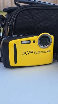 Fujifilm FinePix XP90 Waterproof Digital Camera 2.7-Inch LCD Yellow Battery Card - Image 1 of 2
