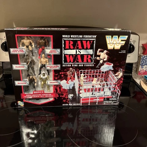WWF RAW IS WAR Action RING and ACTION FIGURES set - 1997 JAKKS Cover