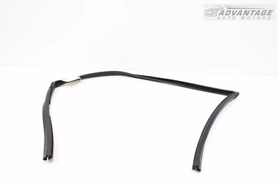 CHRYSLER 300 2011-2022 VENTANA DELANTERA IZQUIERDA LADO DEL CONDUCTOR CANAL DE CRISTAL OEM Foto 1 de 4