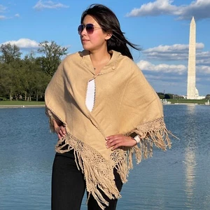 ANDEAN ALPACA BABY ALPACA HANDMADE WOMEN BEIGE TRIANGLE SHAWL CAPE M - Picture 1 of 9