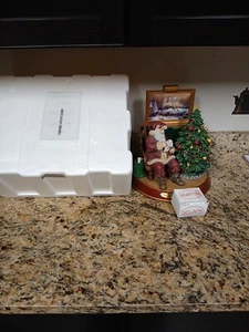Thomas Kinkade "The Joy Of Christmas" Lighted Figurine Light Up the Holidays - Picture 1 of 5