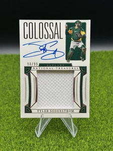 National Treasures Tyler Soderstrom Colossal RC 2023 parche automático/99 Panini - Imagen 1 de 2