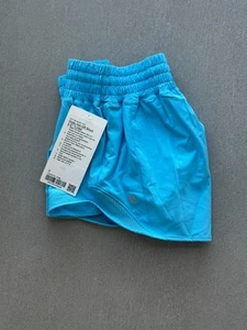 Lululemon Nuevo Con Etiquetas Hotty Hot Pantalón Corto de Tiro Alto 2.5" Talla 2 NUEVO Kayak Azul - Imagen 1 de 2
