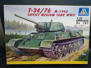 Vintage 1995 Italeri T-34/76 M-1943 Soviet Medium Tank WWII #282 - Picture 1 of 4