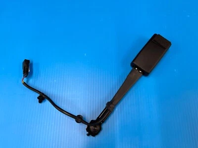 FORD F150 2021 2022 2023 LADO DEL PASAJERO CINTURÓN DE SEGURIDAD DELANTERO DERECHO HEBILLA EXTREMO NEGRO Foto 1 de 4