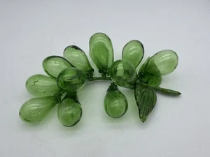 Grappe de raisins vintage en verre VERT soufflé individuellement à la main milieu du siècle moderne MCM 8" - Photo 1/9