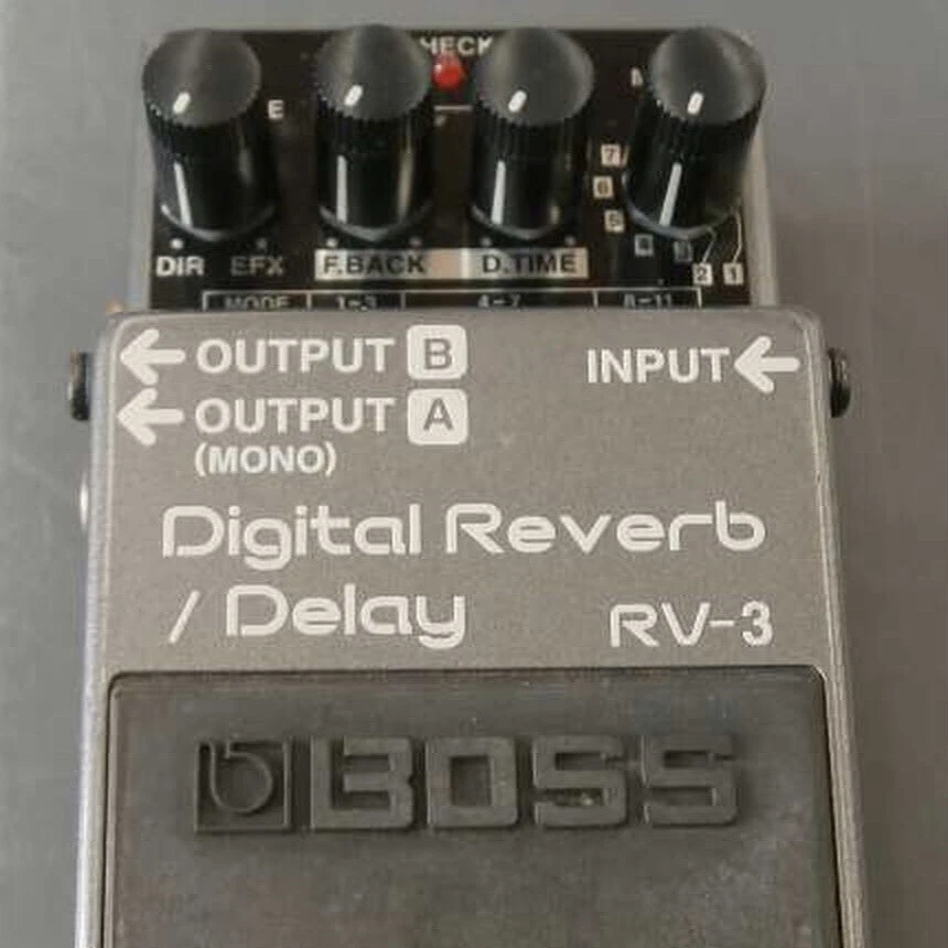Preços baixos em Guitarra Boss RV 3 Pedais de Delay, Eco e