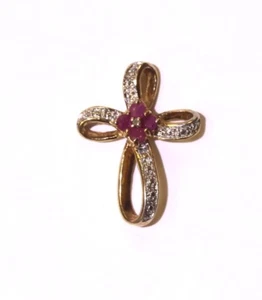 925 Gold Plated Ruby CZ Cross pendant 2.2g - Imagen 1 de 3