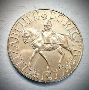 Gran Bretaña 1977 Corona Jubileo de Plata de la Reina Isabel - Imagen 1 de 6