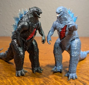 Godzilla vs Kong 2020 Battle Wound Godzilla Legendary Toho Playmates Pair - Picture 1 of 12
