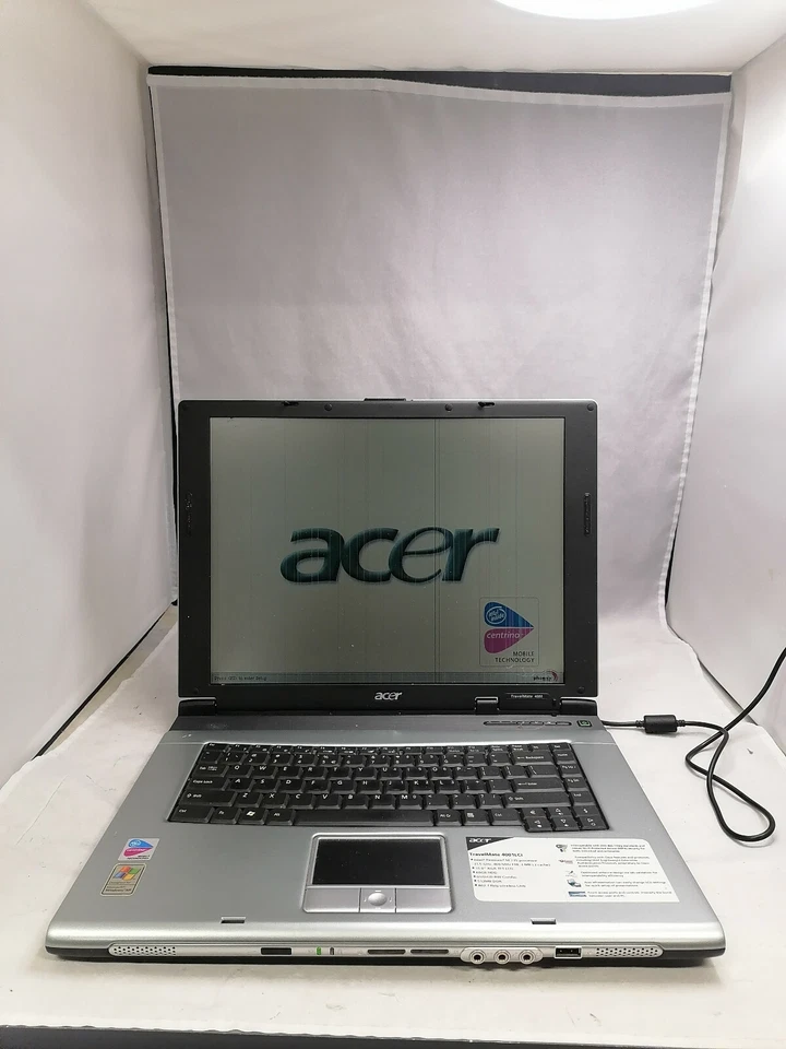 FOR PARTS 15" Acer TravelMate 4001LCi (Pentium M 715/1.5GHz/NO HDD) - Image 1 of 4