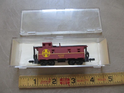 Life-Like 7710 Santa Fe Railroad Railway Offset Cupola Caboose ATSF 1943 N Scale - Image 1 of 4