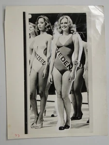 Mary Stävin Miss Sweden Daniele Haberli Switzerland Miss World 1977 VTG Photo - Picture 1 of 2