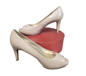 Bandolino Women's Heels Size 8.5M Patent Leather Peep Toe - Beige - Picture 1 of 11