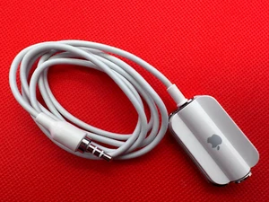 Control remoto con cable original Apple iPod en plata (modelo no A1018 EMC no 1941) - Imagen 1 de 5