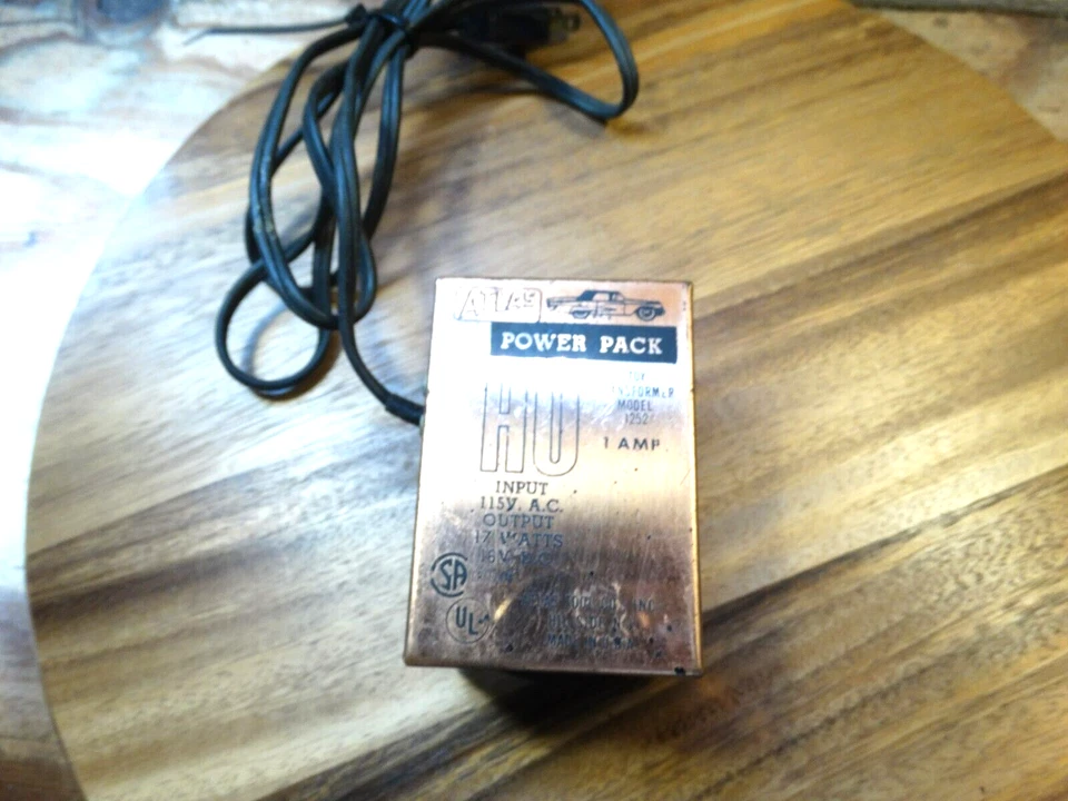 Transformador Atlas Modelo # 1252 H0 Power Pack: Salida 17 vatios, 16 VDC, 1 Amp Foto 1 de 4