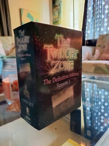 Twilight Zone Season 1 DVD 6-Disc Set The Definitive Edition With Book Like New! - Picture 1 of 4